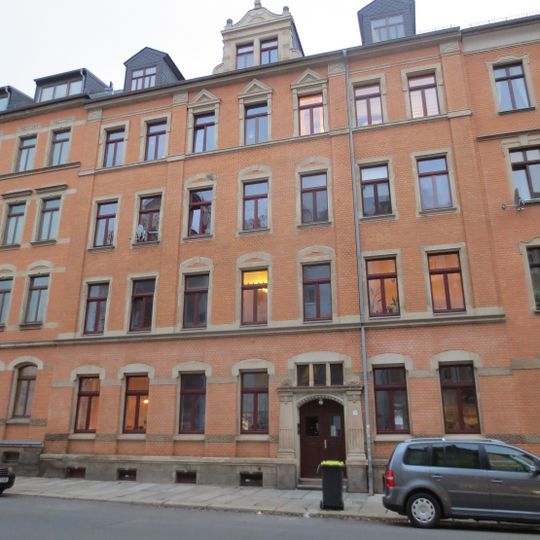 Mietshaus in geschlossener Bebauung Fritz-Matschke-Straße 3