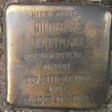 Stolperstein en memoria de Hildegard Kaufmann