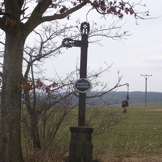 Kříž u silnice Římov–Komařice