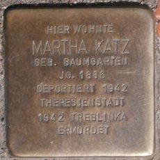 Stolperstein en memoria de Martha Katz