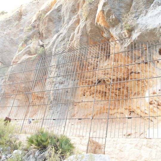 Cuevas de la Araña, abrigo III