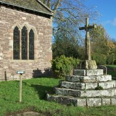 Weobley churchyard cross