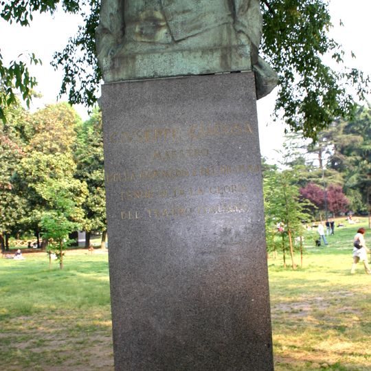Busto a Giuseppe Giacosa