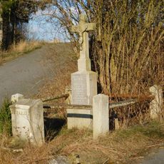 Kříž v Bukové na rozcestí V Obíckách