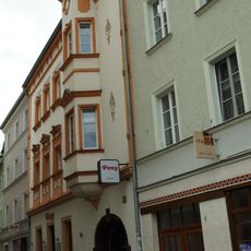 Wohn- und Geschäftshaus