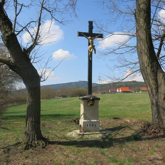 Kříž u cesty do Nové Koruny