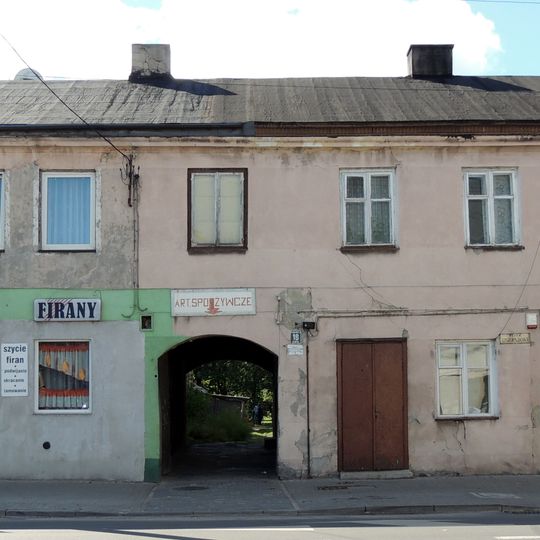 Ozorków, pl. Jana Pawła II 18