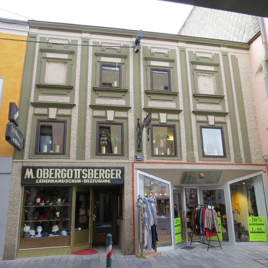 Wohn- und Geschäftshaus