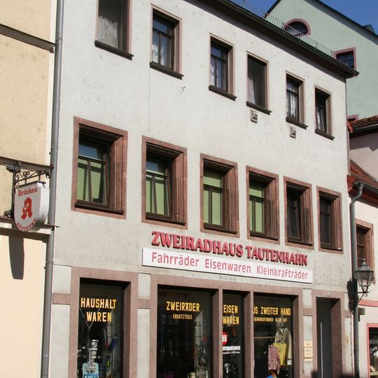 Wohnhaus in geschlossener Bebauung