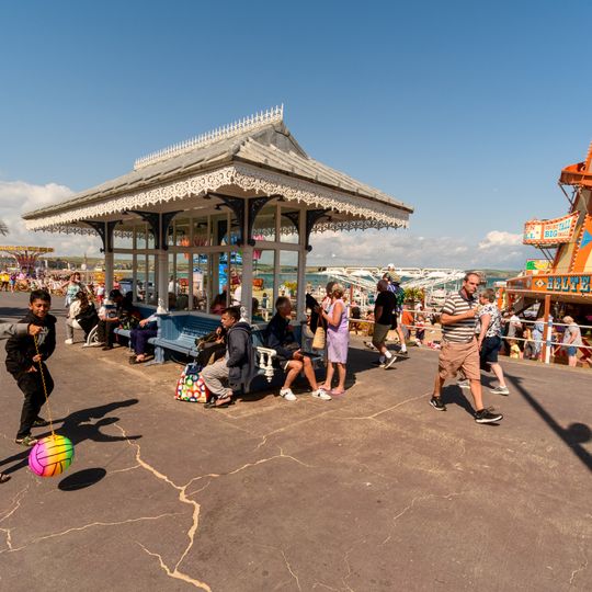 Promenade Shelter Opposite Bond Street
