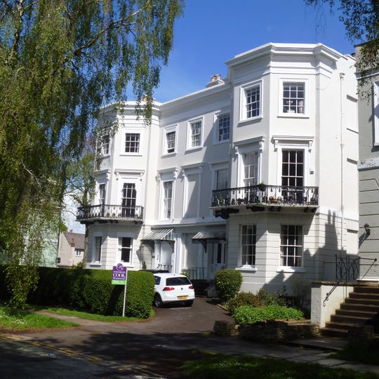 Roden House Berkeley House Attached Walls And Railings To Number 25