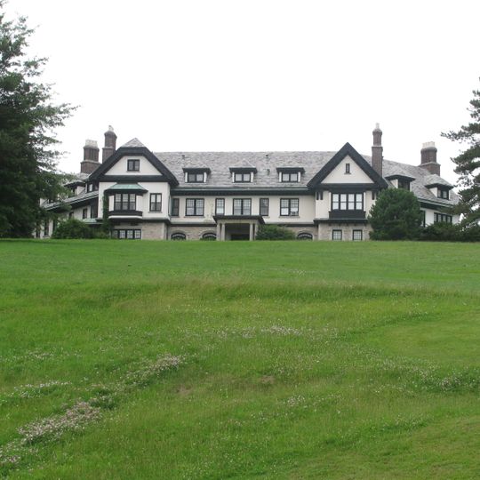 Linden Hall at Saint James Park