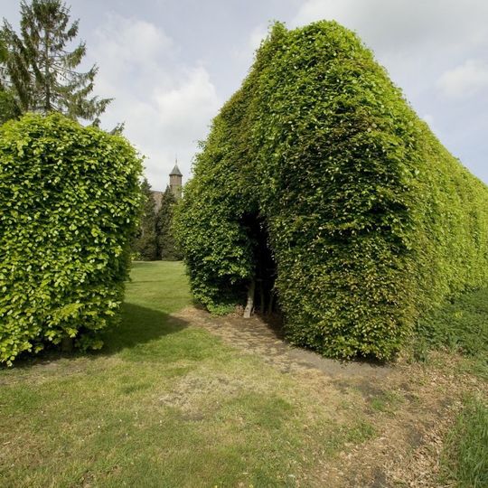 Abdij Sion, L-vormige berceau van dubbele rij beuken