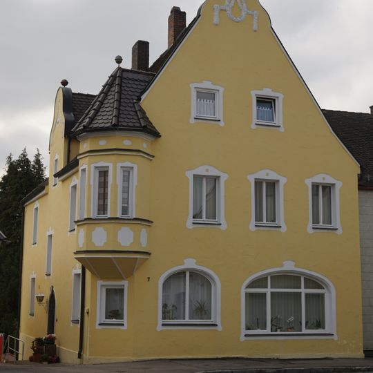 Wohn- und Geschäftshaus