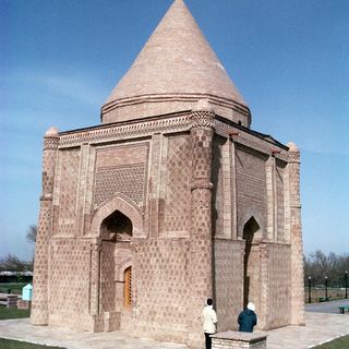 Mausoleo Aisha Bibi