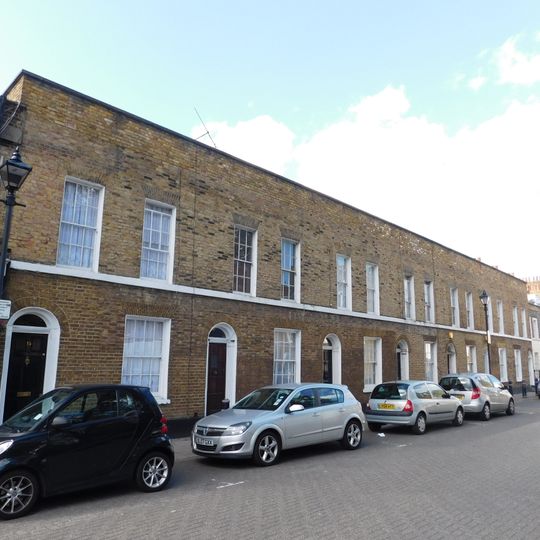 19-31, Barnes Street E1