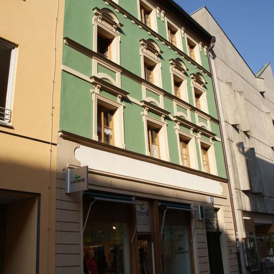 Wohn- und Geschäftshaus