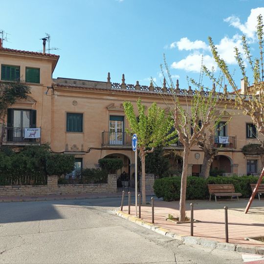 Conjunt històric a la plaça del Pi, 5-9