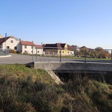 Most silnice III/35112 přes bezejmenný potok v Budíkovicích