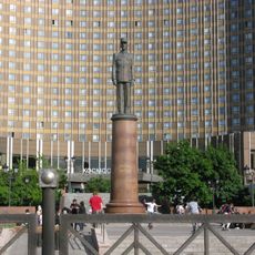 Statue of Charles de Gaulle in Moscow