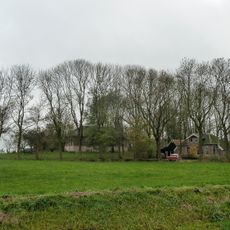 Terrein met een wierde en overblijfselen van Klooster Bloemhof