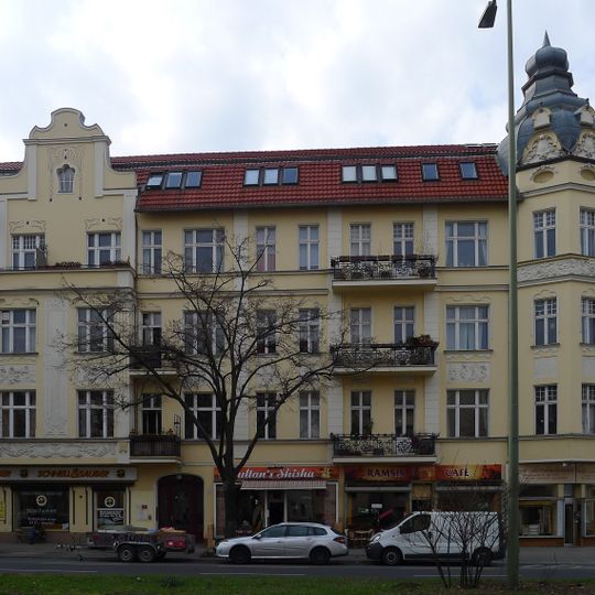 Hauptstraße 77, Stierstraße 22