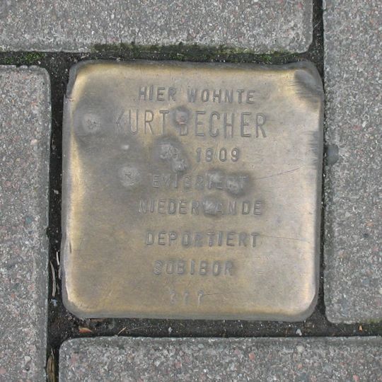 Stolperstein en memoria de Kurt Becher