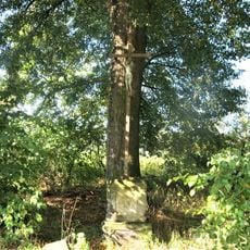 Kříž u lip za tratí na západním okraji Dolních Habartic