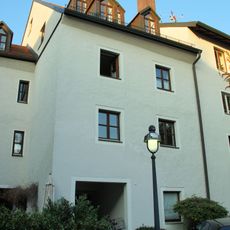 Wohn- und Geschäftshaus