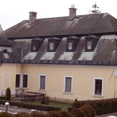 Bývalý kaštieľ, kláštor, kaštieľ