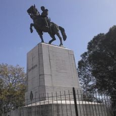 Monumento ecuestre al Gral. San Martín