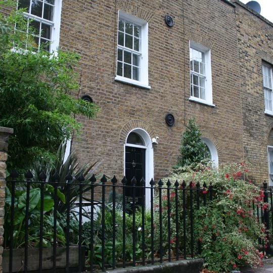 25, White Horse Lane E1