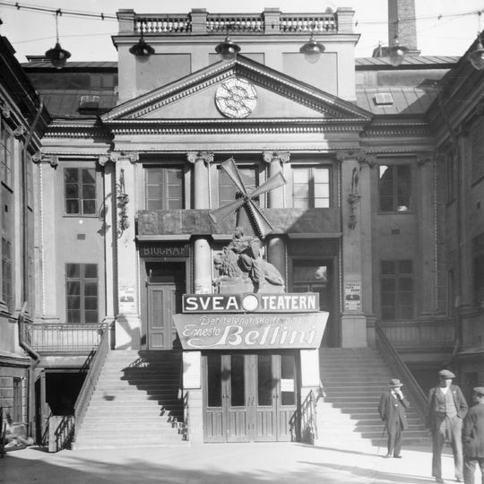 Sparreska palatset, Hamngatan