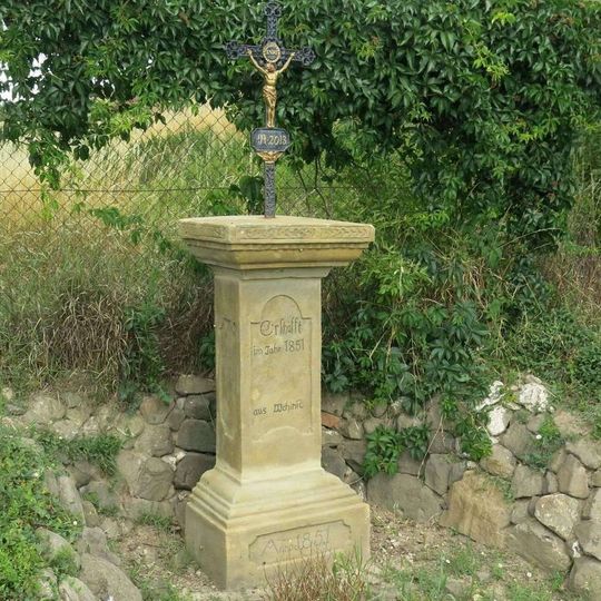 Kříž na rozcestí u Vchynice