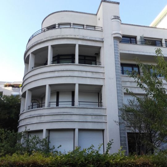 Immeuble de bureaux de l'usine Bronzavia