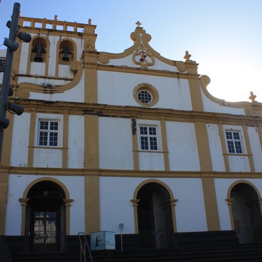 Igreja e claustro do Convento de São Francisco da Ribeira Grande