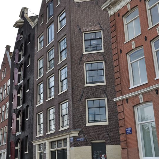 Kromme Waal 33, Amsterdam
