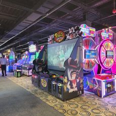 Round 1 Bowling Alley