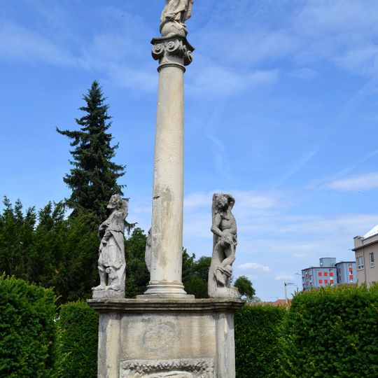 Mariánsky stĺp, stĺp s podstavcom