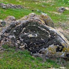 Жельови камъни