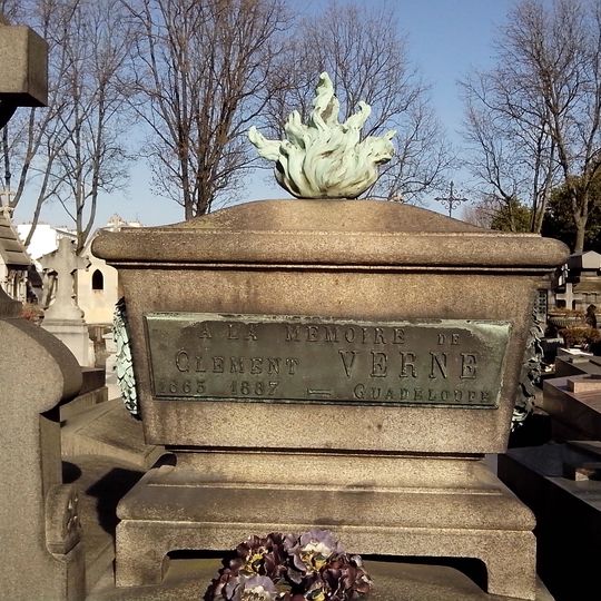 Grave of Verne