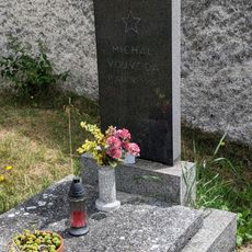 Pomník na hrobu rudoarmějce M. Vojvody