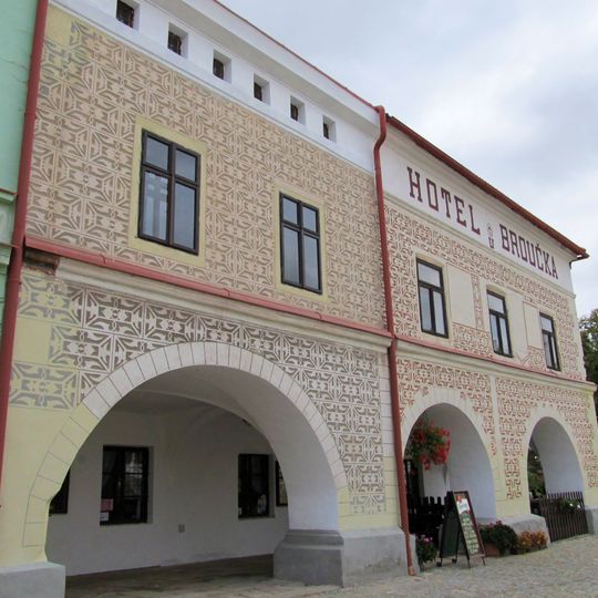 Husovo náměstí 1244