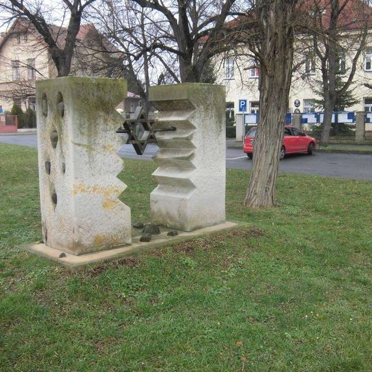 Pomník padlým v Roztokách u Prahy