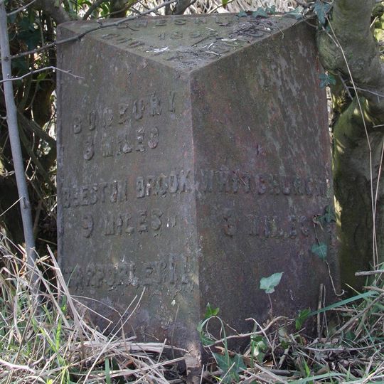 Milepost, S of Quoisley Lock on canal