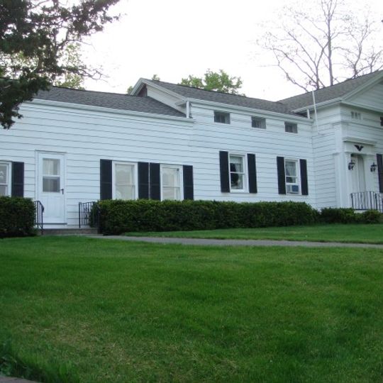 Lainhart Farm Complex and Dutch Barn