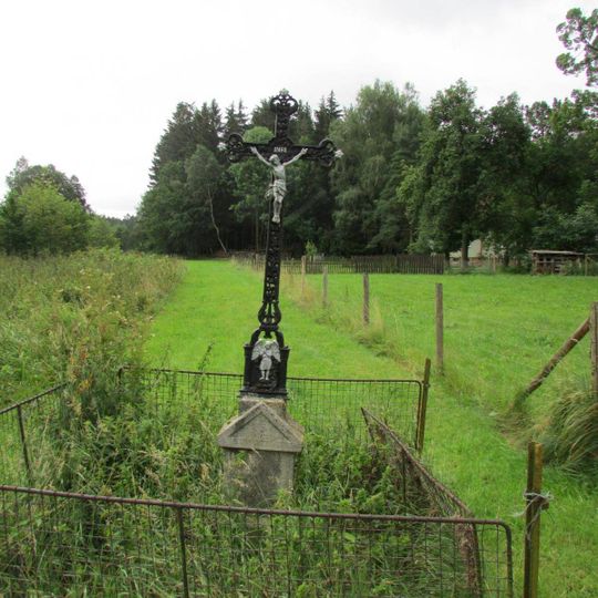 Kříž na samotě Kladiny u domu čp.19