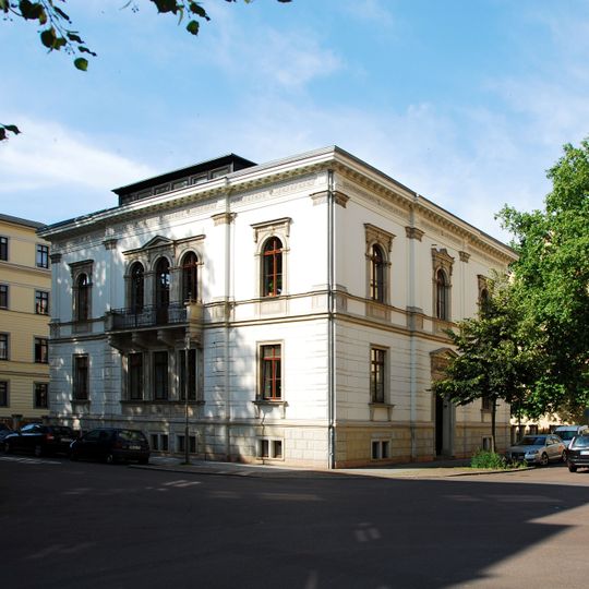 Villa Gustav-Adolf-Straße 19