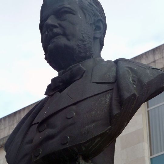 Bust of Guillermo Schulz