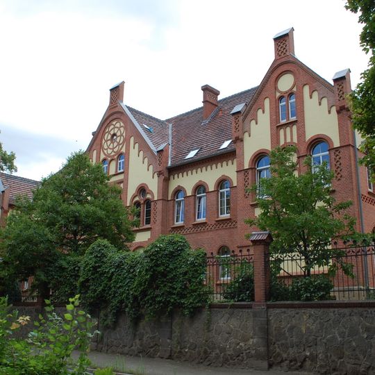 Stresemannstraße 9–11